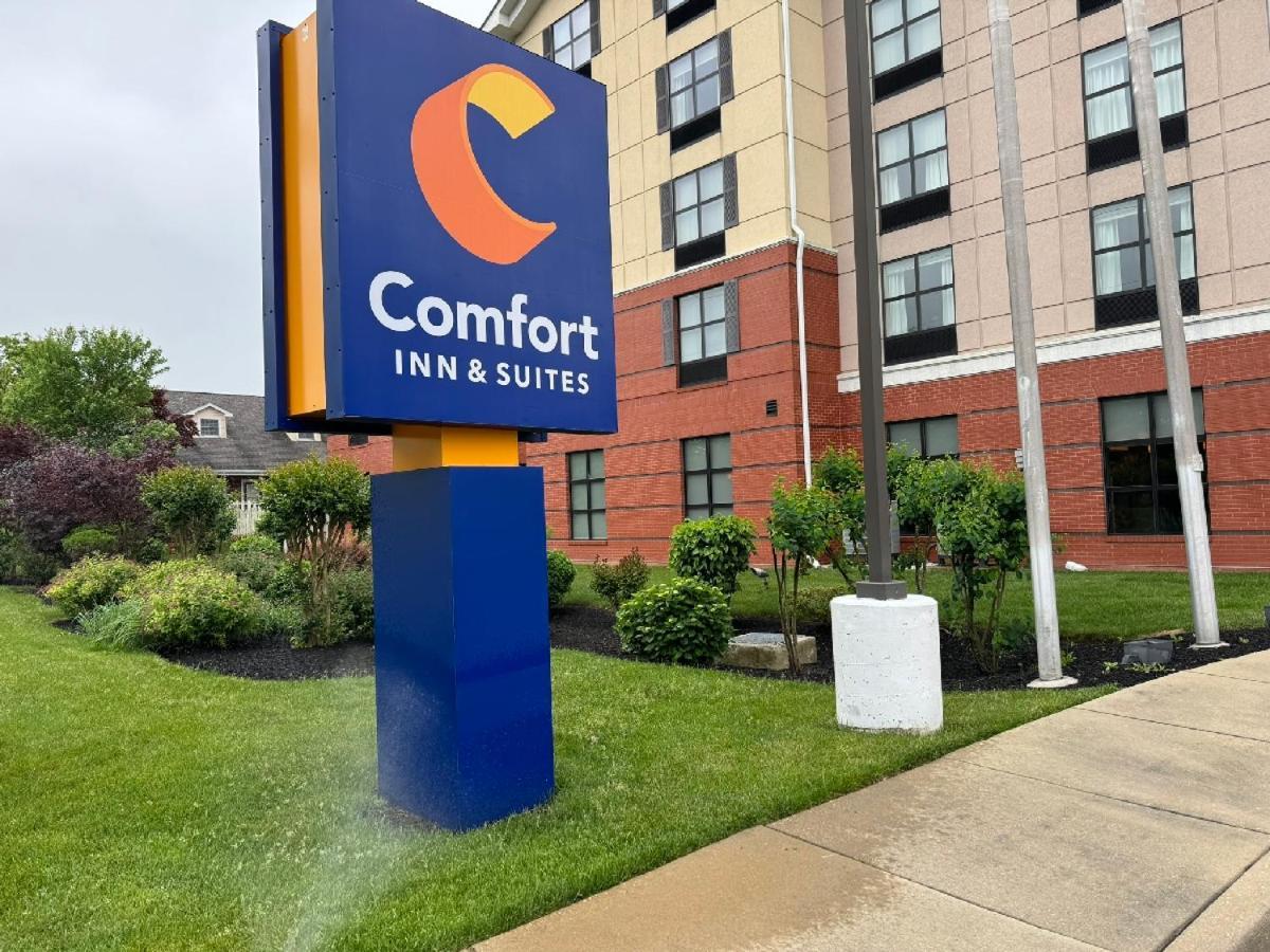 Comfort Inn & Suites Lexington Park Exterior photo
