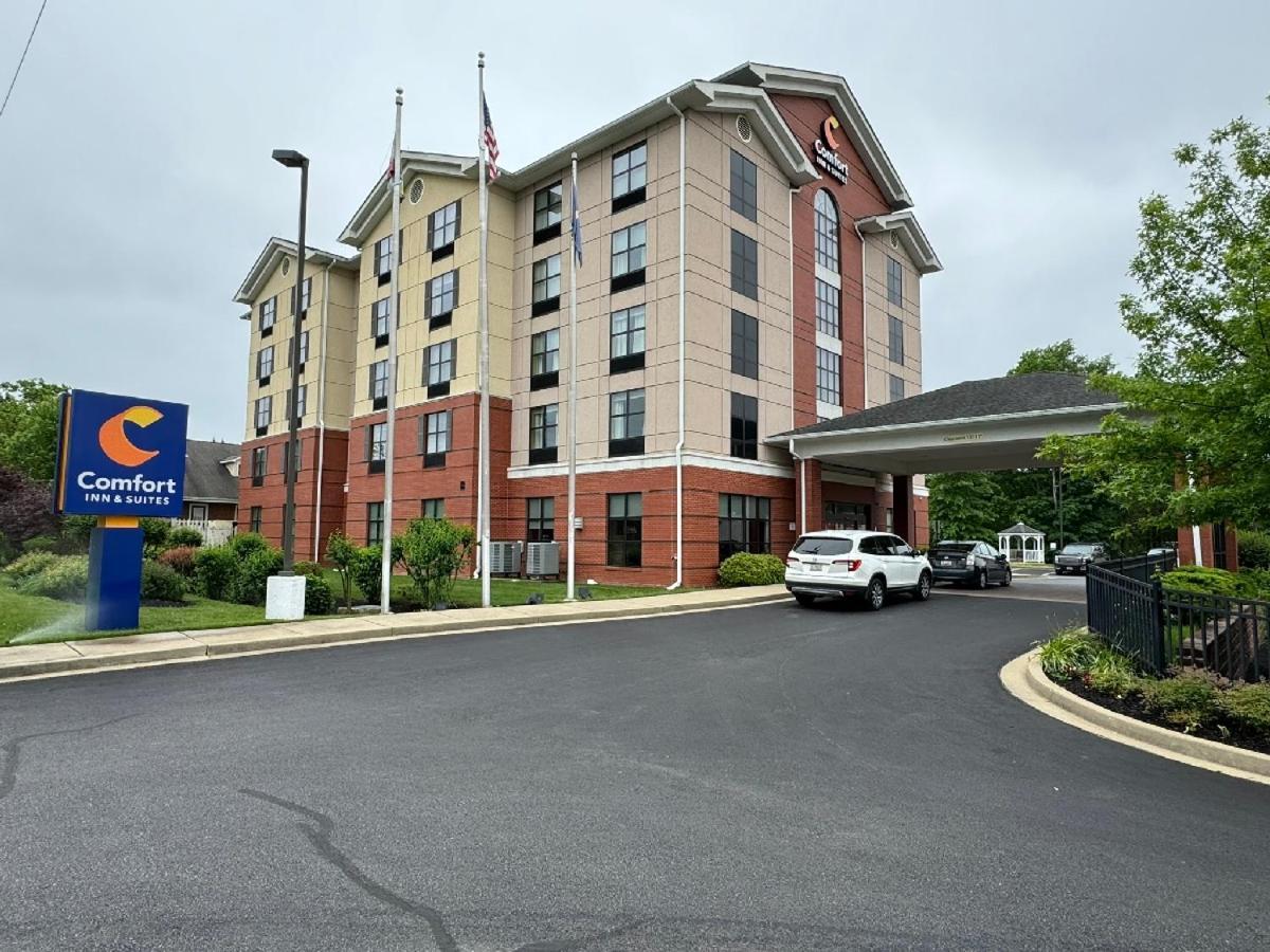 Comfort Inn & Suites Lexington Park Exterior photo