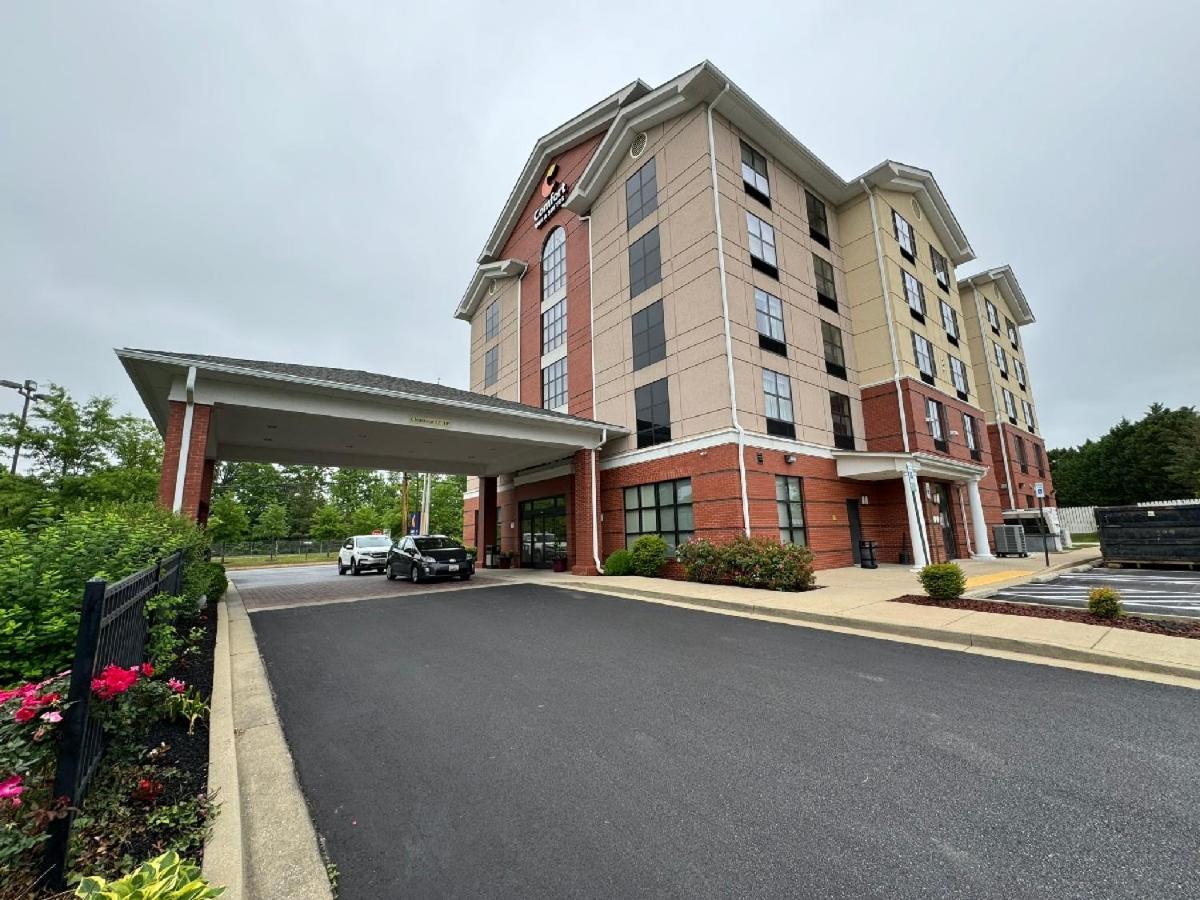 Comfort Inn & Suites Lexington Park Exterior photo